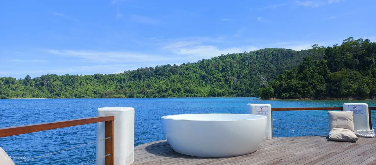 The Floating Clun House @ Pulau Gaya 